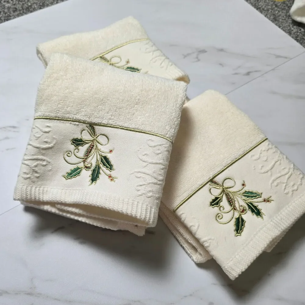 Lenox Set of 3 Hand Towels Christmas Ribbon and Holly